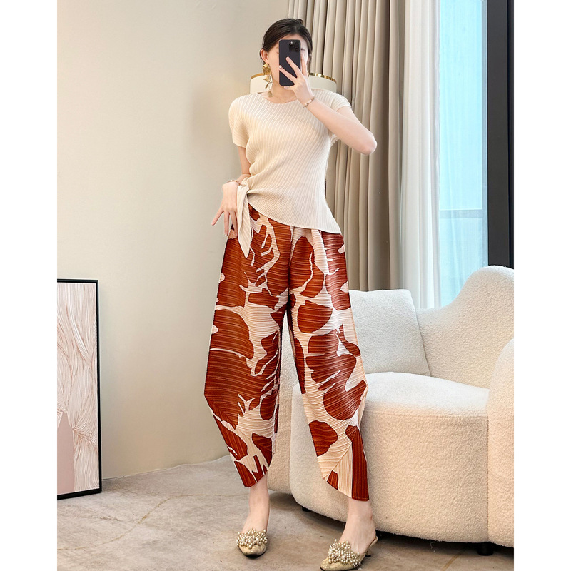 Miyake Nine-Point Pants for Women 2026 New Summer Pleated Casual Pants Khaki Versatile Harem Pants Loose Sports Pants