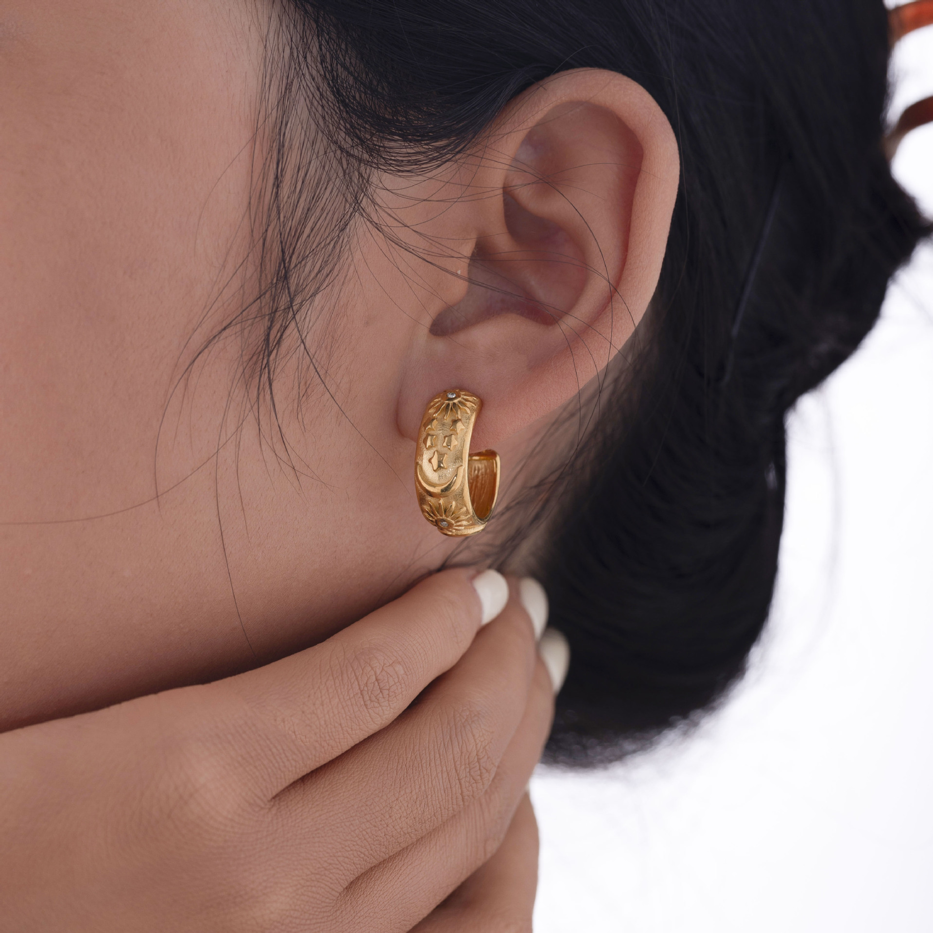 TENA Europa y América clásica retro luna sol pendientes de acero inoxidable de alta calidad pendientes de acero de titanio chapados en oro transfronterizos joyas