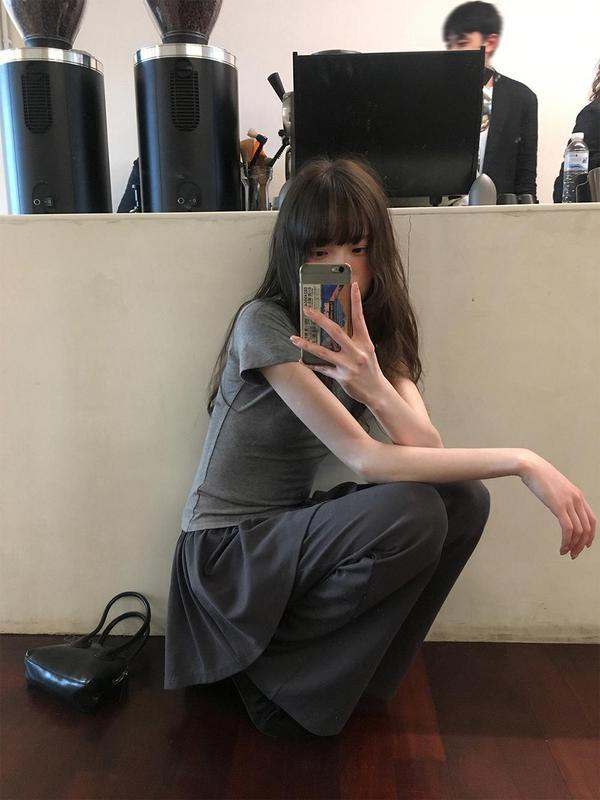 你好卡农 鸡心领插肩袖短袖t恤女夏2025新款修身显瘦V领简约上衣|undefined