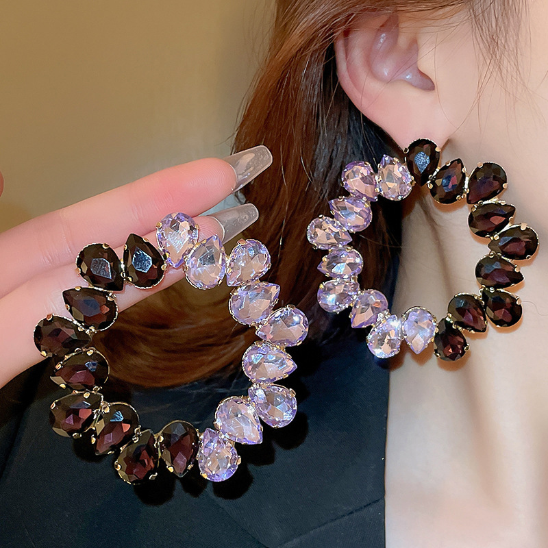 Wholesale Jewelry Retro Heart Shape Alloy Rhinestones Inlay Drop Earrings display picture 4