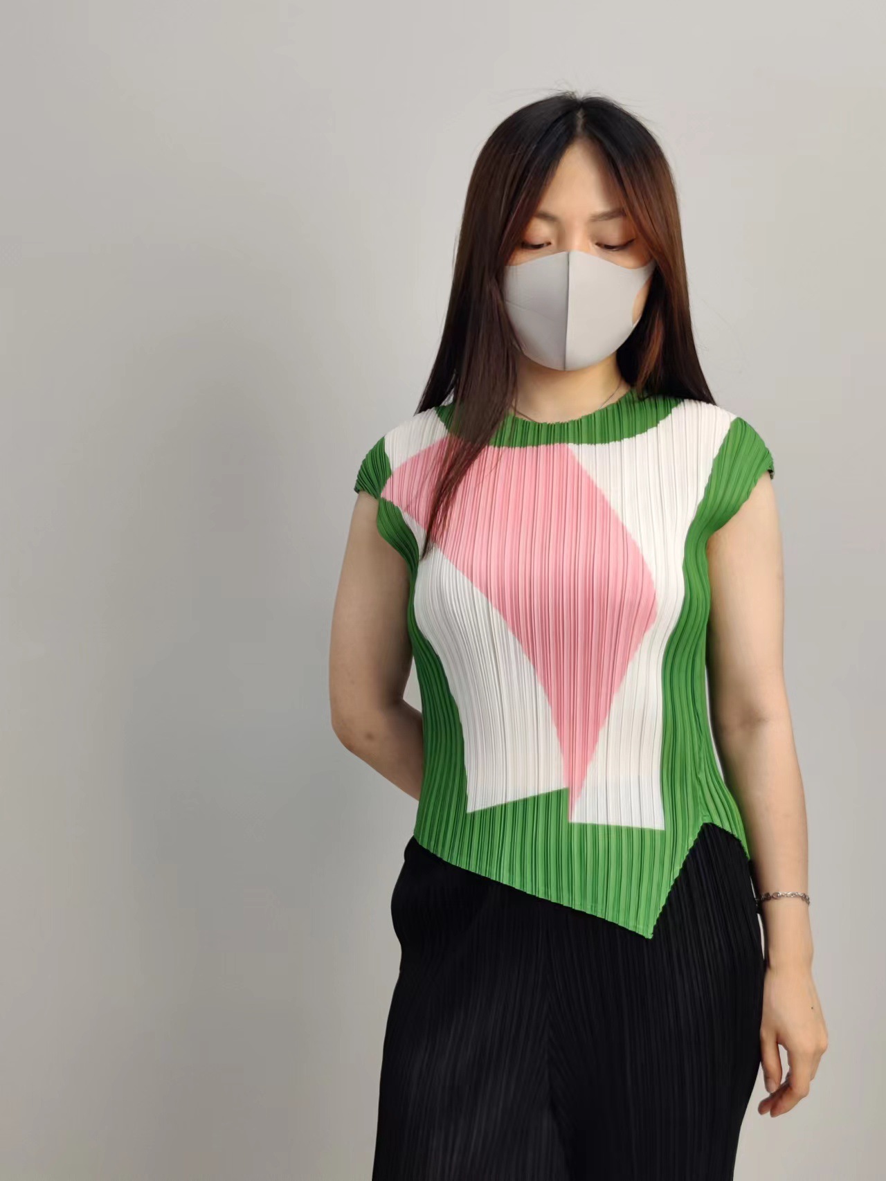 Three curtilage wind kk Sleeveless senior Color matching vest Irregular Hem have cash less than that is registered in the accounts jacket Elastic force