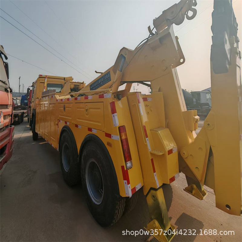 出口非洲二手豪沃自卸车10轮 12轮371马力直臂随车吊折叠吊