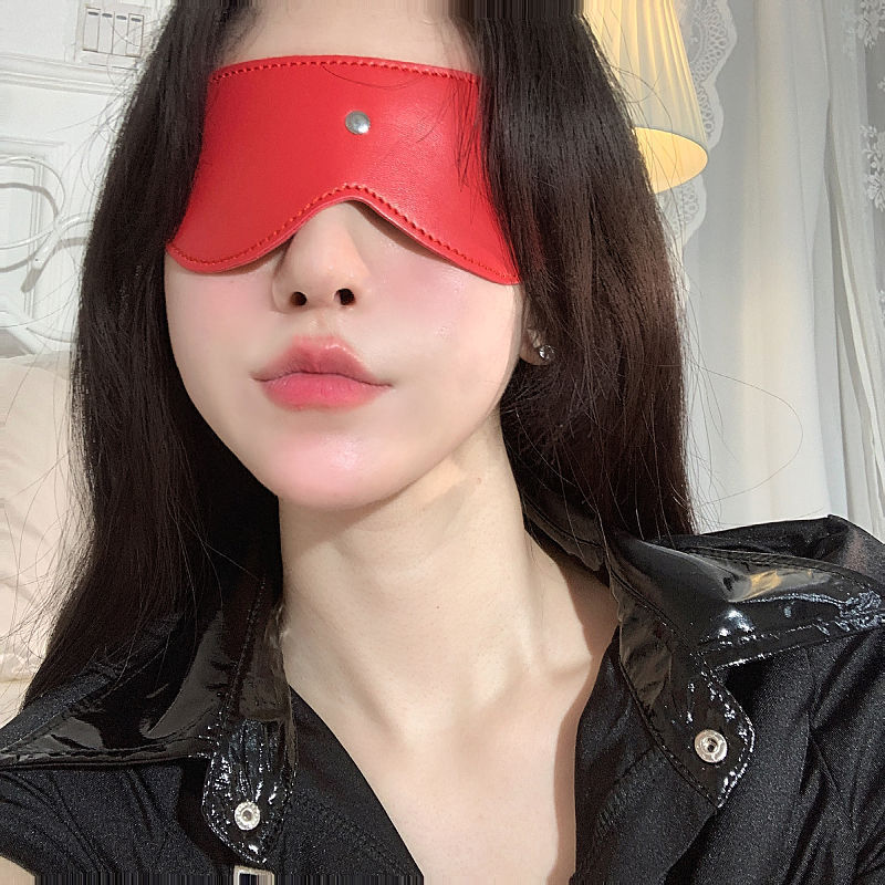 PU Leather SM Eye Mask with Metal Studs, Adjustable Elastic Adult Couples Accessory — detail image 7