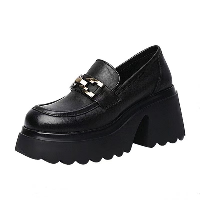 Zapatos de cuero suave, zapatos de cuero variados, zapatos de elevación de suela gruesa, 2026 nuevos zapatos de otoño británicos de un solo pie.