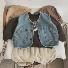 子供のデニムの馬甲の子供の春秋の新型の子供の洋気の外はベストの馬甲の子供の春秋のコートを着ます。
