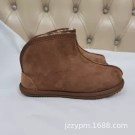 女式雪地靴;平底拖鞋;皮质拖鞋