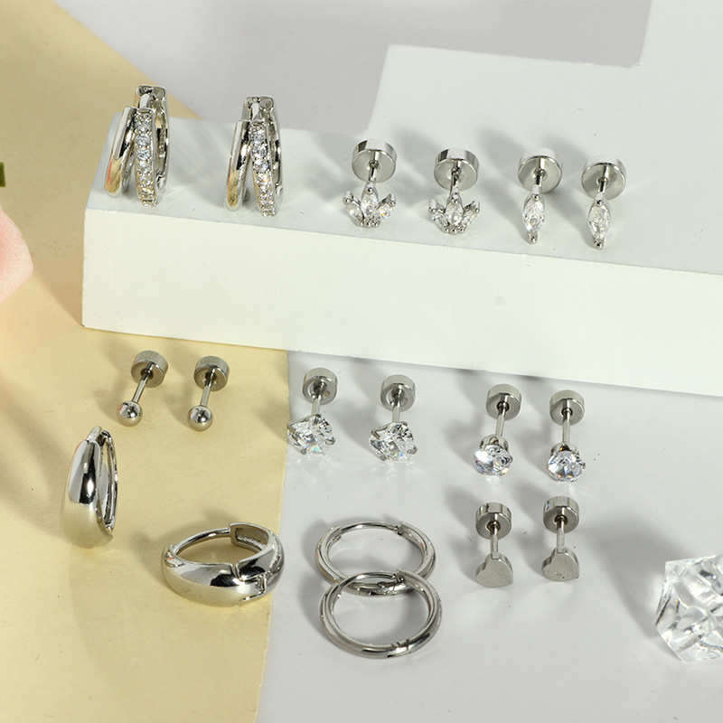 Silver pointed spike labret stud material detail