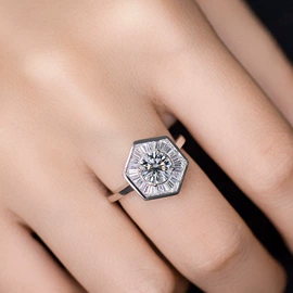 太阳镜;戒指;项链