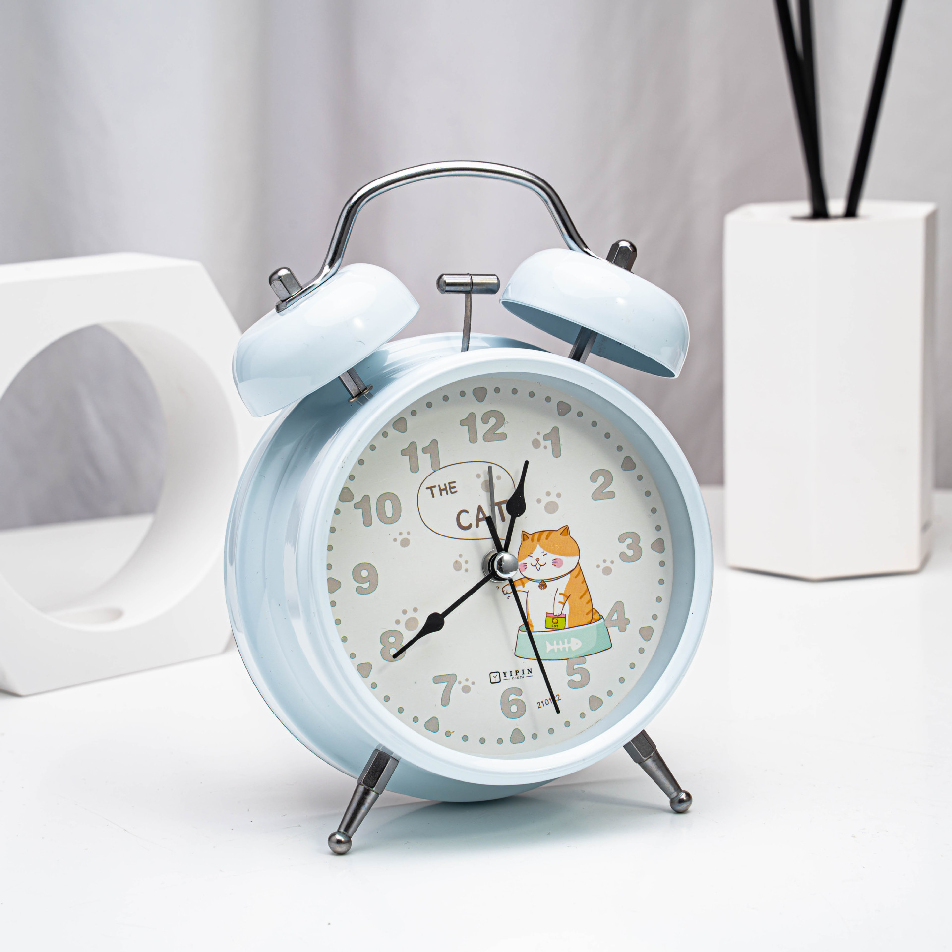 Venta al por mayor de fábrica de 4 pulgadas regalo creativo estudiante hogar despertador inteligente mesita de noche escritorio decoración de metal pequeño reloj