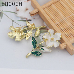 新款梔子花胸針女滴油復古胸花別針絲巾扣高級小香風配飾衣飾批發