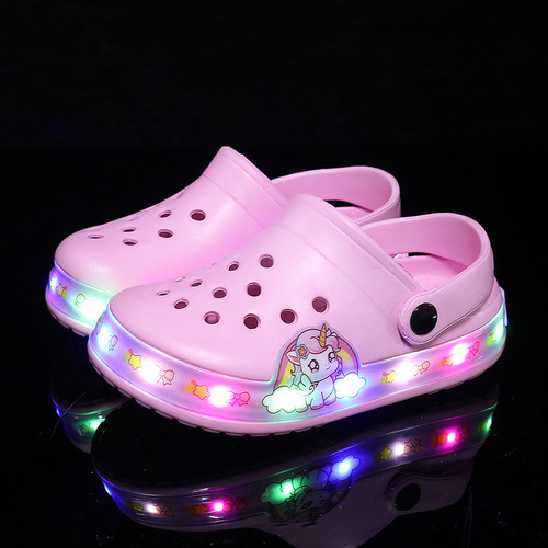 Summer Kids LED Light-Up Cartoon Slippers with Water-Resistant and Slip-Resistant Design, Breathable for Girls and Boys, with Hole Design for Beach and Pool Use