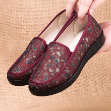 老北京布鞋单鞋女秋老年人妈妈圆头宽松平底鞋透气经典软底奶奶鞋