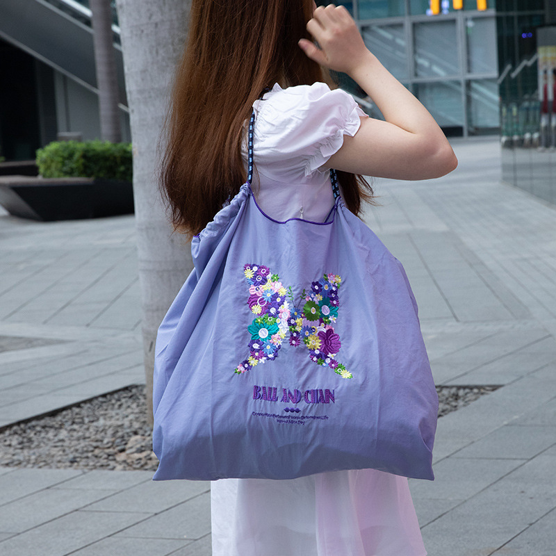 Bolso bordado de nicho, bolso de hombro, bolso pequeño, bolso de matrícula, bolso de compras bordado de nicho, bolso de viaje de almacenamiento al por mayor