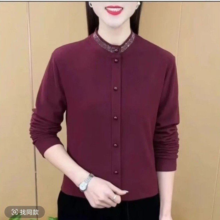 Spring Fashion Casual Shirts for Women, Mom Style, Simple and Elegant Design, Highlighting Everyday Commuting Style