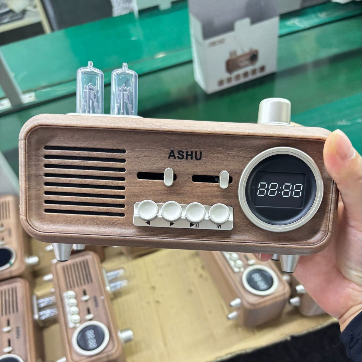 26 Wireless Bluetooth Speakers, Retro Clock Speakers, Fm Radio for the Elderly, Bedroom Atmosphere Light Card Speakers