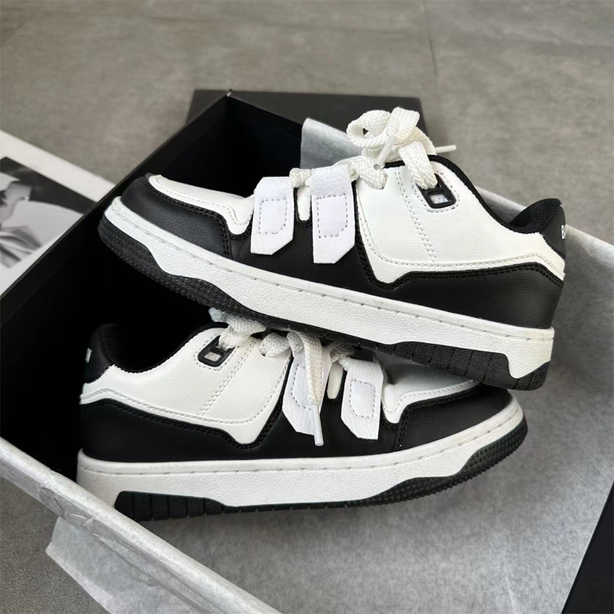 2024 Student Leisure Street Photo Instagram: Low cut, thick sole, high board women, Han Yuansu, sports shoes for men_voghion.com