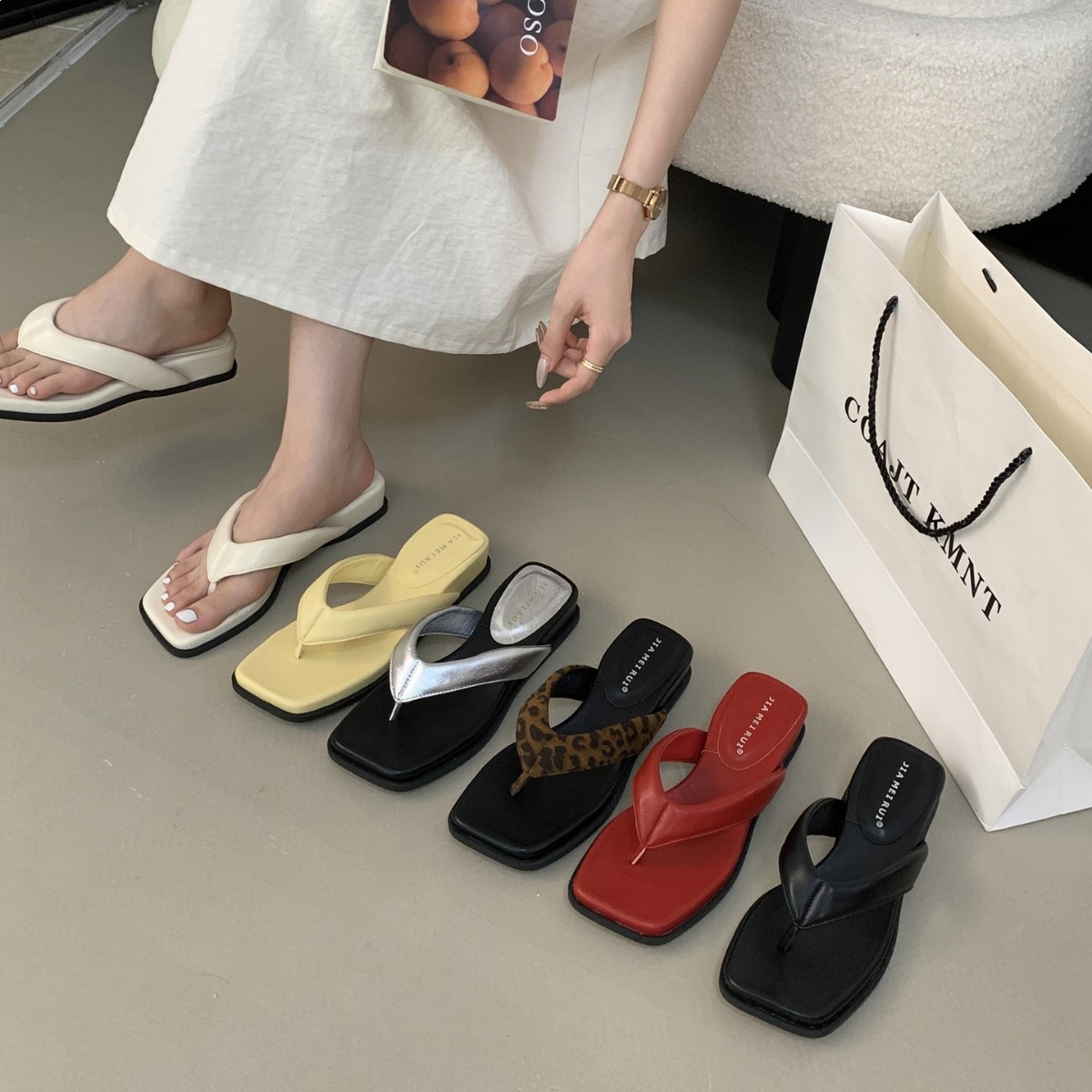 Women's Summer Outdoor Wedge Flip-Flops 2026 New Resort Style Silver Beach Shoes Square-Toed Thong Sandals For Women_voghion.com