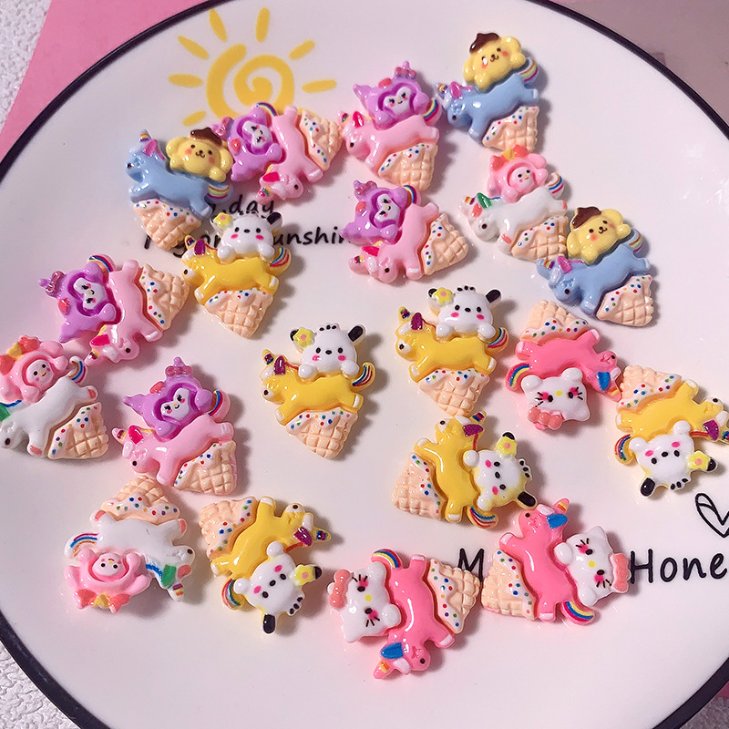 Nuevos dibujos animados Sanrio helado DIY accesorios de resina crema pegamento clip para el pelo caja de teléfono móvil botones de zapatos parches de juego