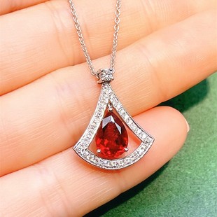 Artificial Pigeon Hemoglobin Pendant 18K Gold Drops Synthetic Gem Skirt Necklace with Cultivated Diamond