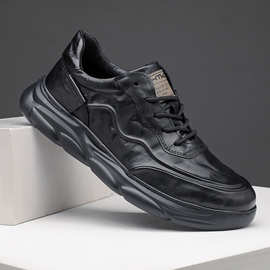 高性价比轻底上线真皮男士休闲皮鞋2025新款绑带手抓纹舒适男板鞋