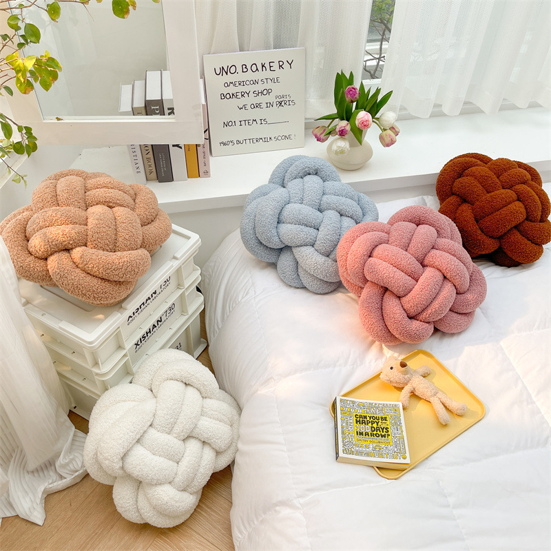 Új, színes, kézzel készített, kerek gömb alakú gyermekpárna, fotózáshoz, kanapéra való, dekoratív alakú párnahuzat_voghion.com