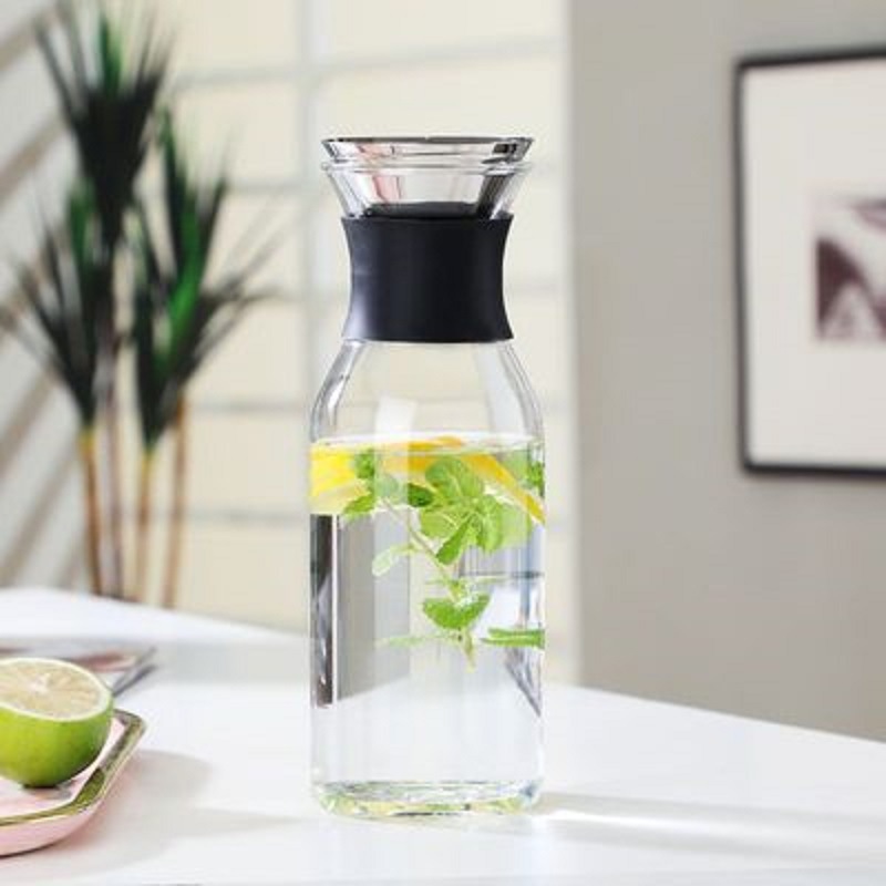 Los fabricantes suministran estilo danés SOLO botella de agua fría vidrio borosilicato resistente al calor botella de agua fría multi-Especificación