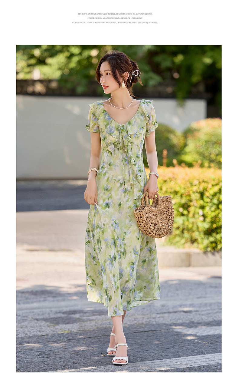Đầm maxi nữ họa tiết hoa nhí cổ V tay ngắn thắt eo — Lá xanh hoa lan chi tiết 17
