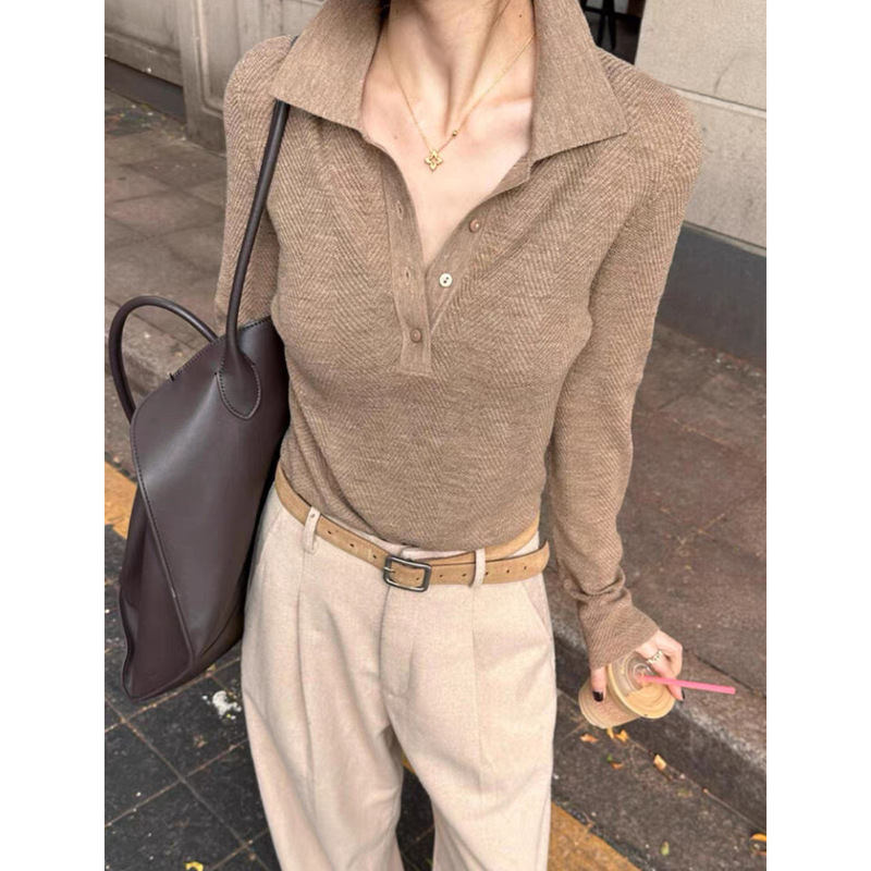 Coffee-Colored Short Polo Collar Knit Sweater for Women, Autumn and Winter, Elegant and Sophisticated, Suitable as an Inner Layer or Top