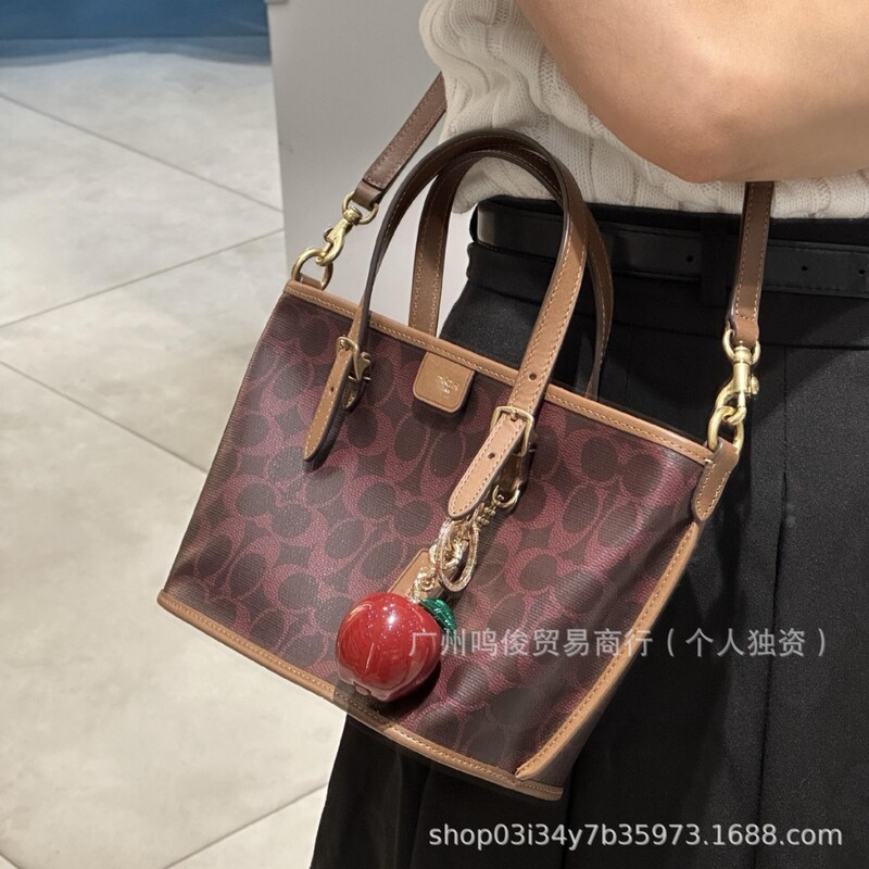 Koujia's New High-Quality Taxi21 Vegetable Basket Bag, Genuine Leather Vintage Handbag, Shoulder Bag, Crossbody Bag Koujia's New High-Quality Taxi21 Vegetable Basket Bag, Genuine Leather Vintage Handbag, Shoulder Bag, Crossbody Bag