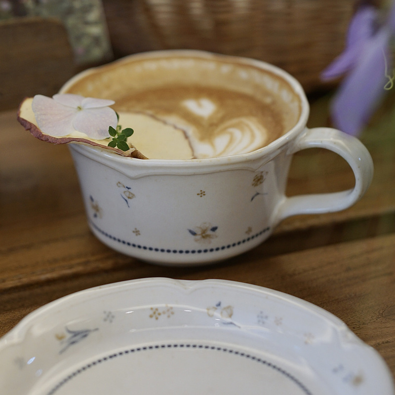 レトロな窯変小花柄セラミックコーヒーカップ＆ソーサー、高級感のあるアフタヌーンティーカップ＆ソーサー、和風コーヒーセット、誕生日プレゼント|undefined