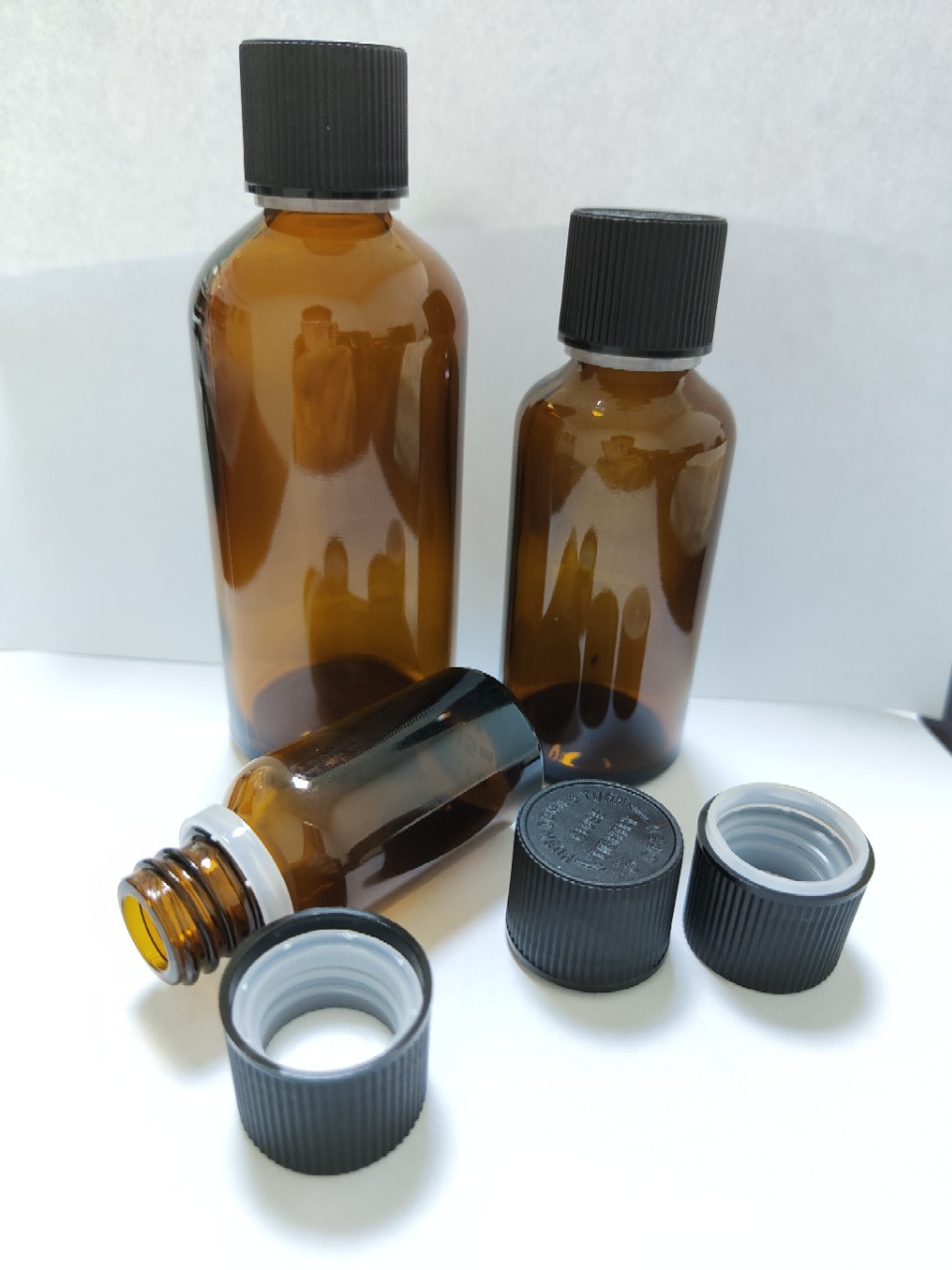 18牙精油瓶防盗压旋盖 儿童安全双层压旋防盗盖 玻璃瓶塑料盖