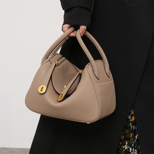 Lindy Bag  Spring New Pillow Bag Fashion Trend Single Shoulder Crossbody Handbag Doctor Bag Factory Direct Supply