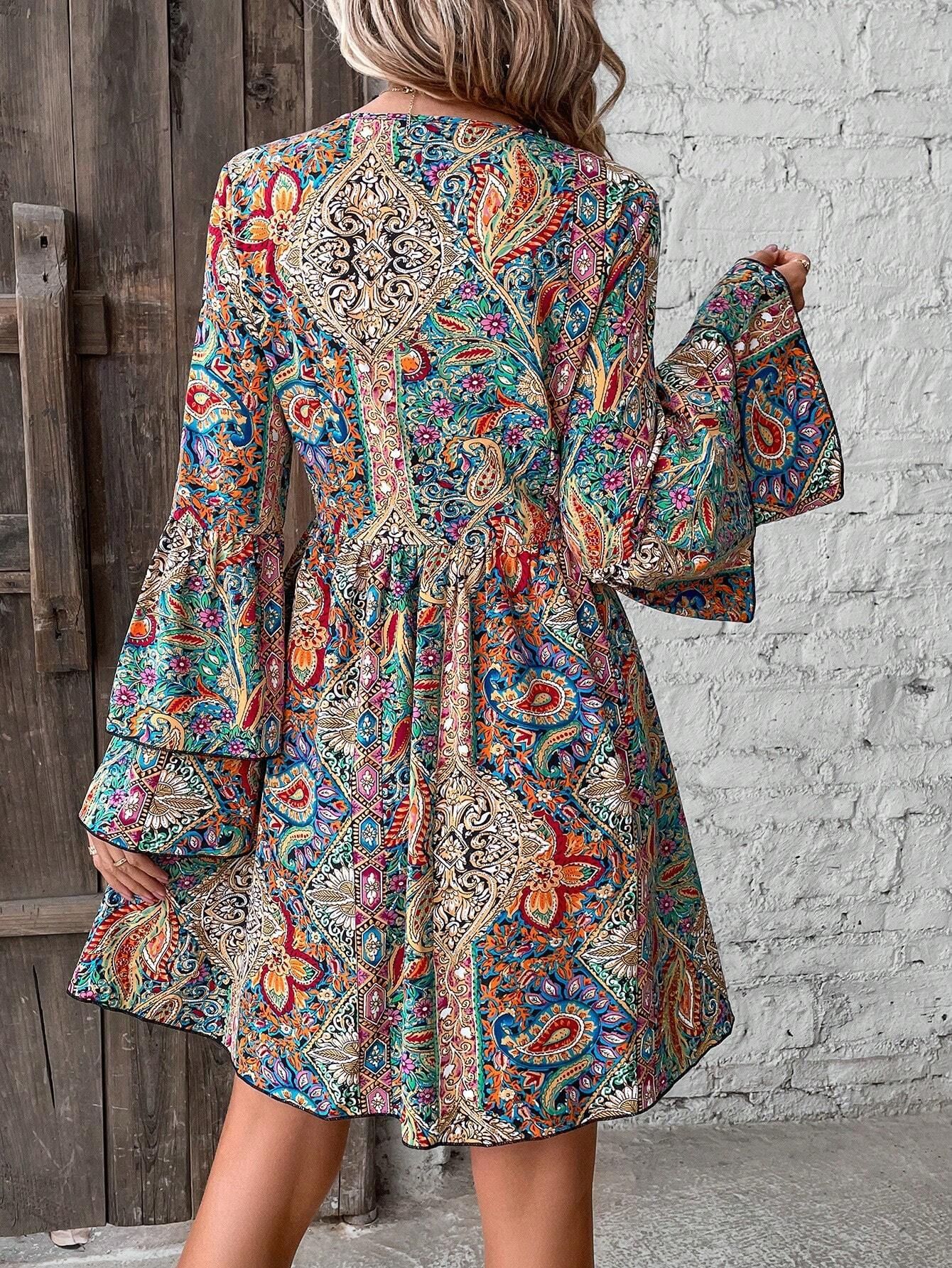 Vestido Elegante con Estampado Floral, Cuello en V y Mangas Acampanadas para Mujer, Primavera 2026, Estilo Europeo y Americano image 3