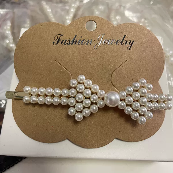 Bow pearl clip