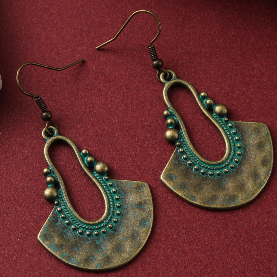 retro style fan-shaped pendant earrings wholesale