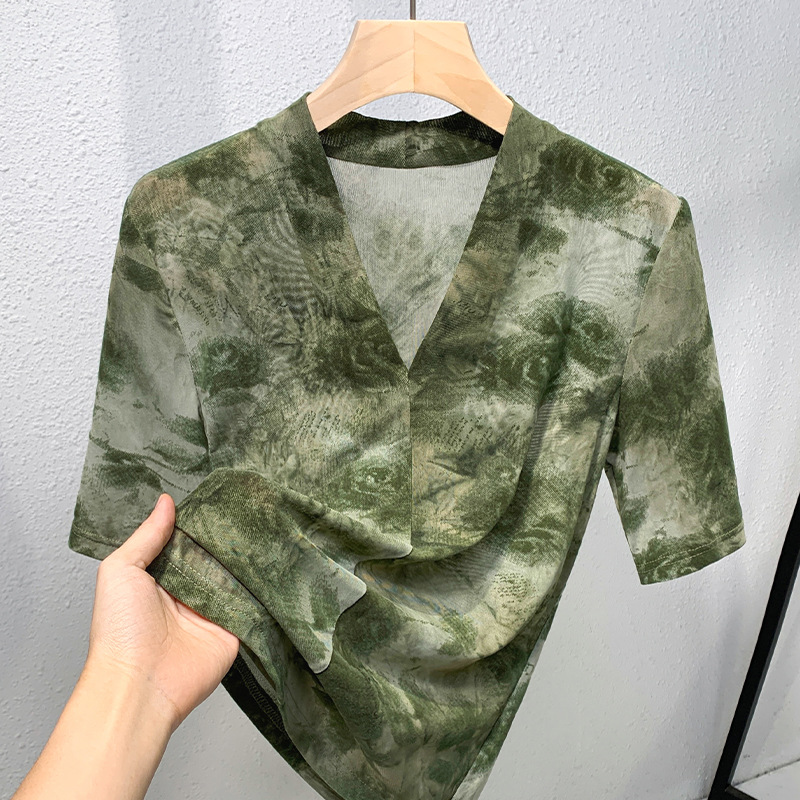 Temperamento de cuello en V camiseta de manga media para mujeres 2024 nueva moda de principios de otoño envejecimiento extranjero chaqueta de vestir teñido camiseta de cinco mangas