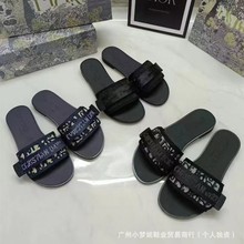 �߰汾D�Ҵ̽�ħ�g�N�¿�3ɫŮʿһ����ƽ����ЬԴ�^ֱ�Nһ�����l