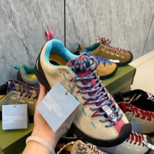 ��Ůͬ��͎�ܛ�׾��������ĥ��ɽЬ�����^���iƤ���m�ٴ��\��Ь