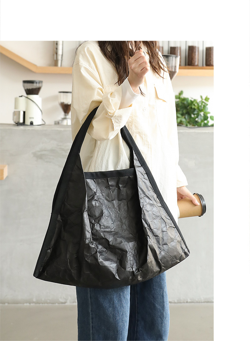 Women's Large Kraft Paper Solid Color Streetwear Square Magnetic Buckle Shoulder Bag display picture 3