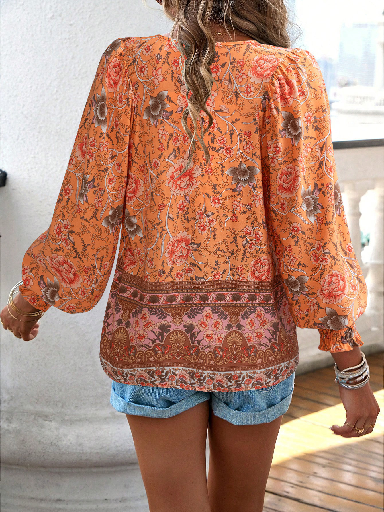 Elegante Florale Damenbluse Mit Bindedetail Und V-ausschnitt_voghion.com