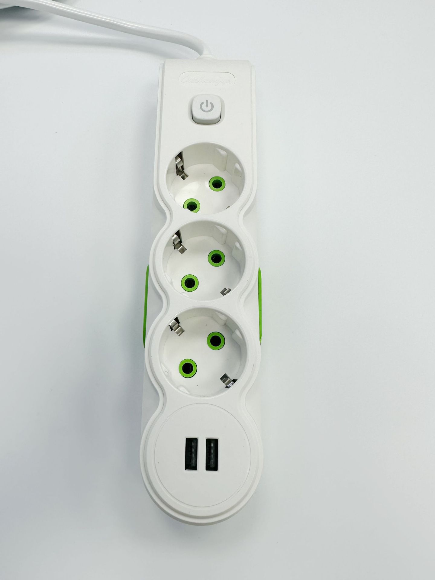 Enchufe de pared colgante europeo con conector estándar USB, conector de cable de extensión de alimentación transfronteriza alemán europeo