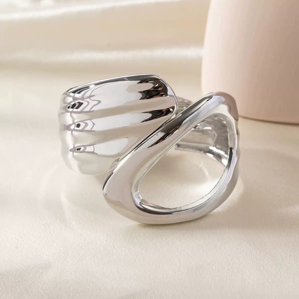 비대칭 중공 실버