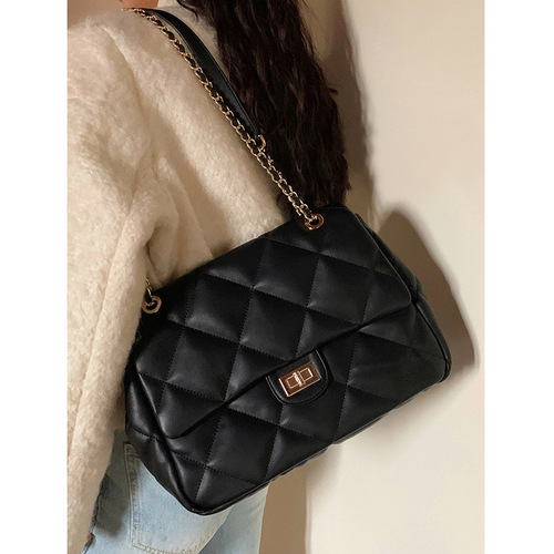 Elegant Texture Little Black Dress Style Grommet Chain Shoulder Bag Women's 2025 New Arrival Large Capacity Korean Version Single Shoulder Crossbody Bag