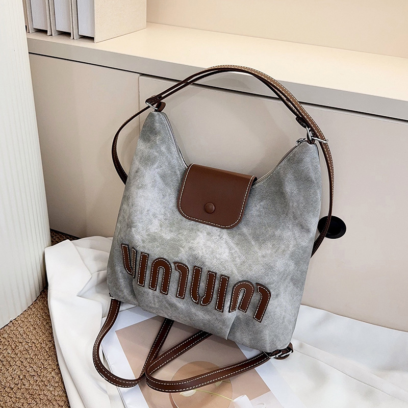 2026 nuevo bolso de alto valor facial bolso de clase para estudiantes universitarios bolso de hombro de nicho para mujeres gran capacidad coreana