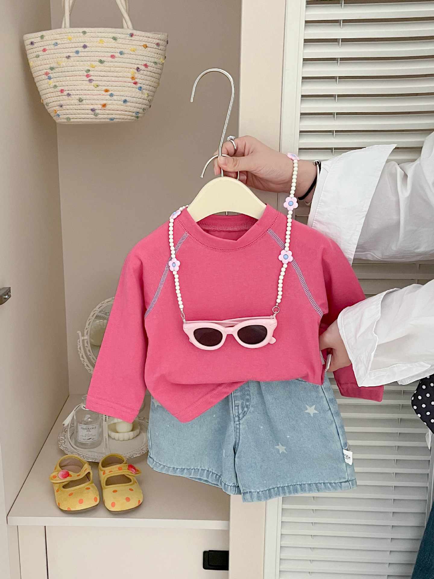 Pantalones delgados de verano para bebés, nuevos pantalones calientes de estilo extranjero, pantalones cortos denim suaves de impresión de estrellas