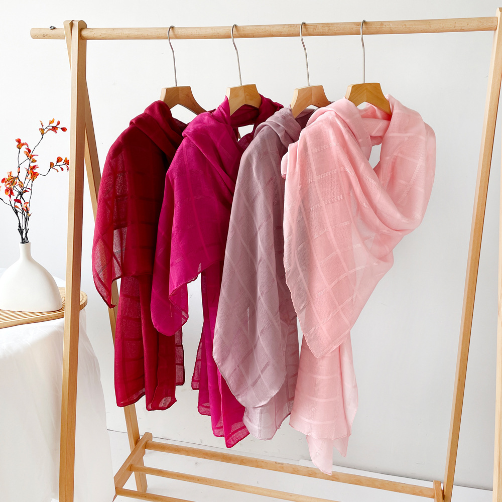 Femmes Rétro Style Simple Couleur Unie Polyester Écharpe En Soie display picture 29