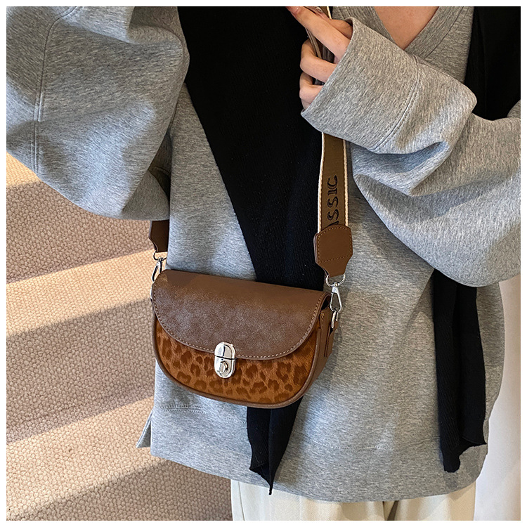 Niche Premium Feeling Crossbody Leopard Satteltasche Damen Neue Retro Mode Schultertasche_voghion.com