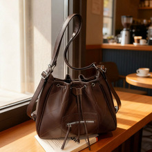 ��񽑾�������Ůʽ�p���2025�¿�ͨ�ں󱳰����Æμ�б��ˮͰ��