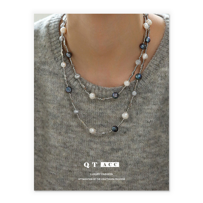 Bronce dorado blanco estilo europeo y americano de alta sensación de suéter cadena irregular azul gris collar de perlas naturales otoño invierno