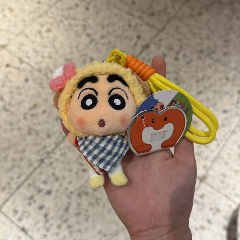 本物のクレヨンしんちゃんバッグペンダントかわいいぬいぐるみ漫画人形キーホルダースクールバッグペンダント学生ギフト|undefined